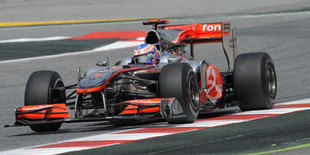 Уэббер: McLaren пускает пыль в глаза