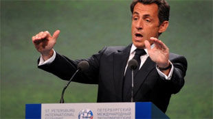 Саркози призывает сборную вести себя достойно