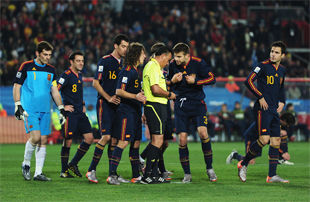 С Голландией испанцы сыграют в темно-синем
