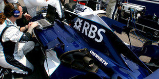 Williams остается с Cosworth