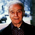 11/02. Бегущий по полосе прибоя