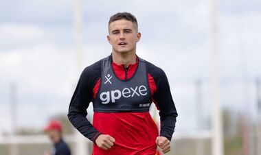 ОФІЦІЙНО. Верес продовжив контракт з ключовим захисником