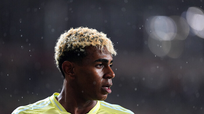 Ямаль пригостив голодну делегацію Барселони бургерами після Золотого м'яча