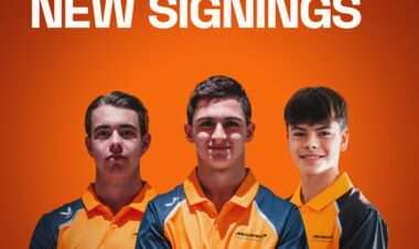 Макларен подписал трех пилотов. Среди них чемпион Ф2 и соперник украинца