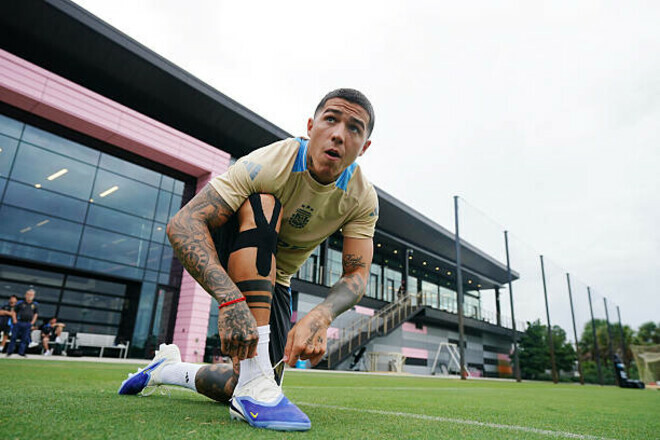 Неочікувано? Енцо назвав найкращого гравця в історії футболу