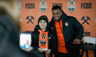 ФОТО. Алиссон Сантана провел встречу с болельщиками во Львове