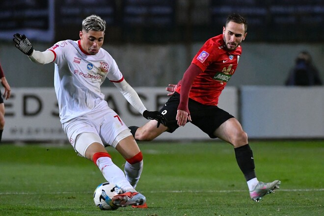 Названа причина отсутствия Мендосы в матче с Шахтером