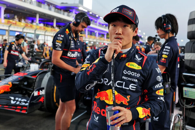 Хонда намагалася підкупити Ред Булл, щоб зберегти місце своєму пілоту