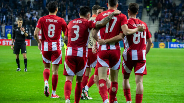 С голом Яремчука. Олимпиакос разгромил соперника в Кубке Греции