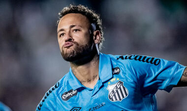 Neymar's hat-trick. Santos won the Brazilian championship. Will the team survive?