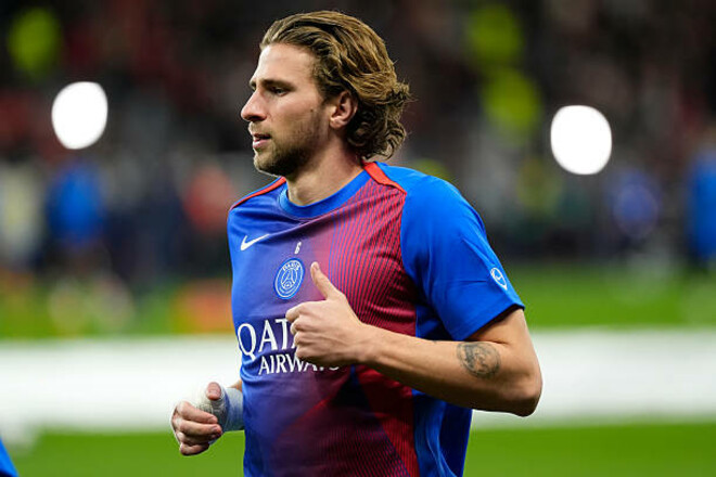 Енріке здивував. Наставник ПСЖ знайшов для Забарного нову позицію на полі