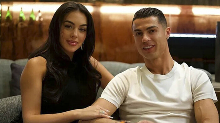 ФОТО. Джорджина Родригес показала жизнь с Криштиану Роналду