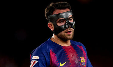 ОФИЦИАЛЬНО. Защитник сборной Испании подписал контракт с Барселоной