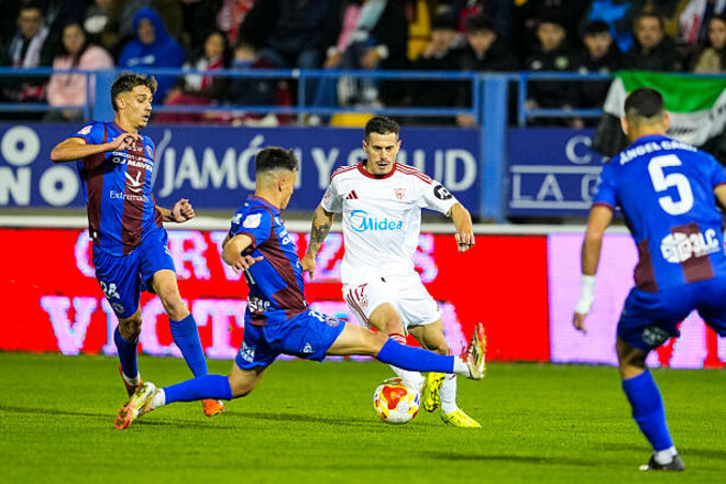 ВИДЕО. Севилья и Валенсия вышли в 1/16 финала Кубка Испании, Эспаньол выбыл