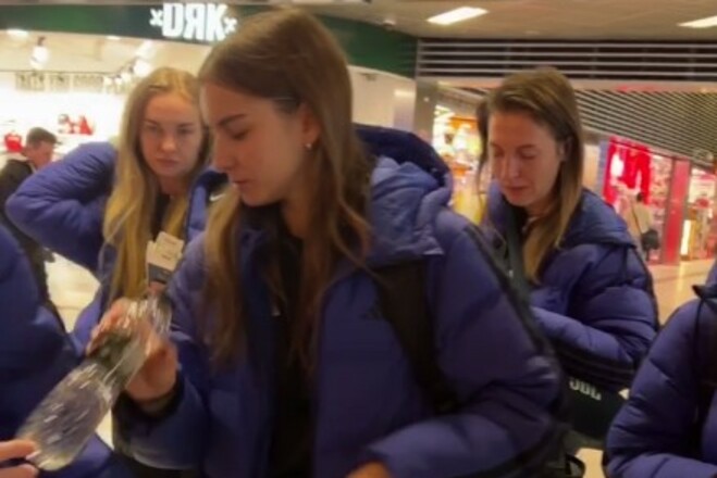 ВІДЕО. Жіноча збірна України з футзалу прибула на матчі до Норвегії