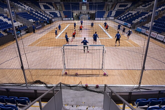 ФОТО. Команда ХИТ провела предматчевую тренировку перед игрой ЛЧ по футзалу