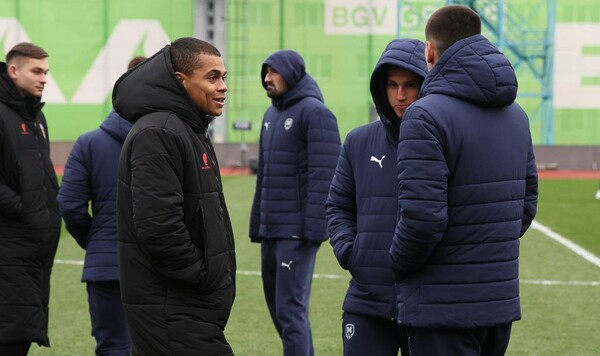 Не тревога. Сыграли 20 минут. Матч Металлист 1925 – Верес не продолжат