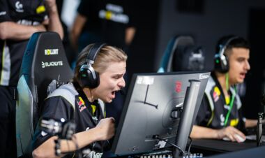 NAVI у плей-оф! Українське дербі фатально закінчилося для B8 Esports