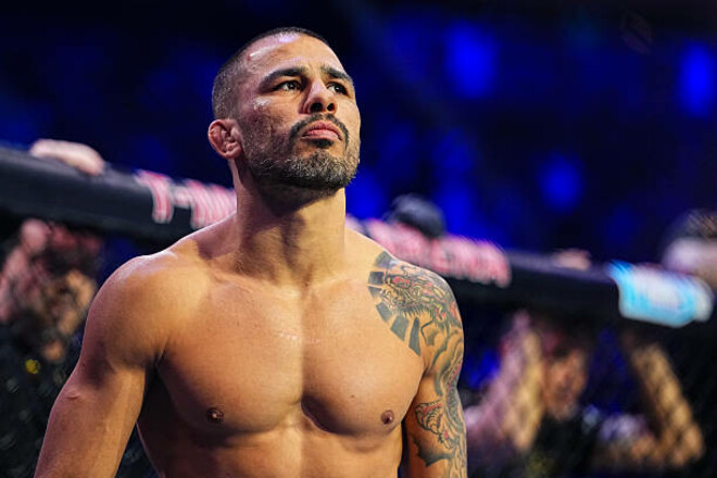 Жуткая травма на UFC 323. Чемпион Пантожа сломал руку на 26-й секунде