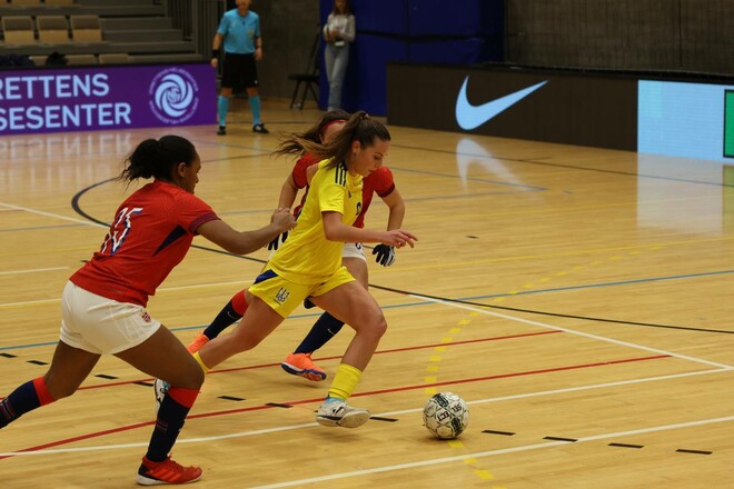 ФОТО. Как украинки в гостях обыграли соперниц из Норвегии в первом матче