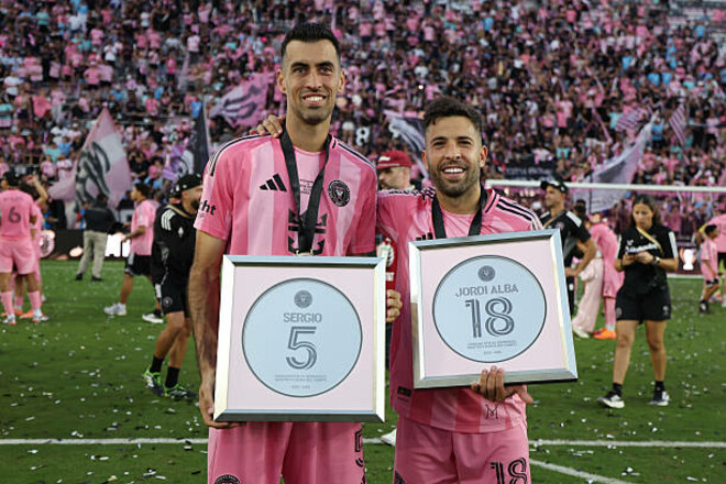 ФОТО. Серхіо Бускетс та Жорді Альба яскраво завершили кар'єру гравців