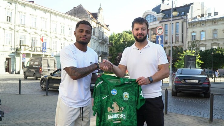 Легендарный украинский клуб попрощается с легионером