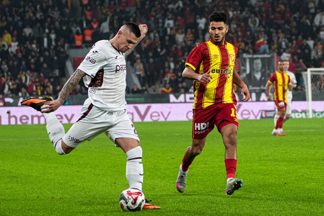 ВІДЕО. Як Зубков вирізав асист зі штрафного на більярдний удар партнера