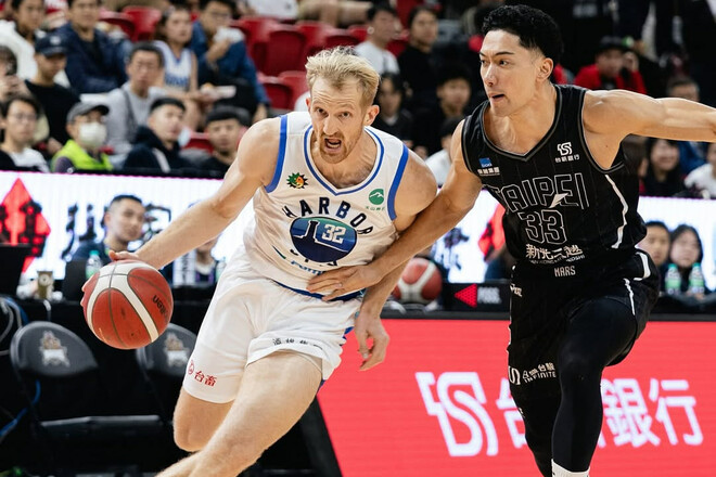 ВІДЕО. Потужний дабл-дабл Близнюка не врятував його команду від поразки