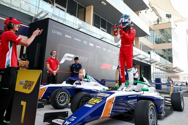 Доминирующий уик-энд. Как Бондарев заставил Формулу-1 услышать гимн Украины