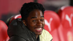 Кейс Луніна. Юний талант Реала, сидячи на лавці 7-й матч, отримав червону