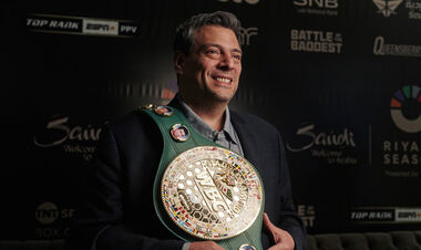 Президент WBC Сулейман назвал боксера, который превзошел Усика