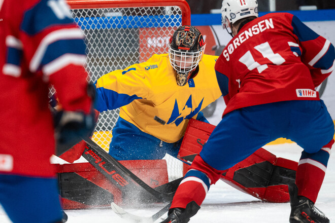 ЧМ по хоккею U-20. Сборная Украины – в топ-3. Таблица после двух туров
