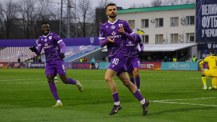 ЛНЗ выиграл первый круг, долгожданная победа Динамо, осечка Шахтера