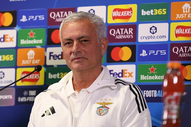 МОУРІНЬО: «Я завжди буду синім. Я живу за 5 хвилин від Стемфорд Брідж»