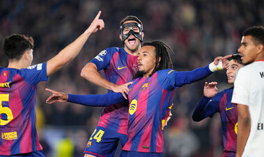 ВИДЕО. Фулбек Барсы за 3 минуты оформил дубль Айнтрахту, сделав счет 2:1