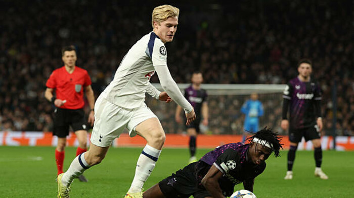 Автогол и два пенальти. Тоттенхэм взял три очка в матче ЛЧ со Славией