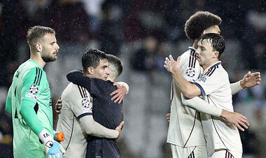 Кащук не помог. Аякс сделал эпический камбэк в матче с Карабахом