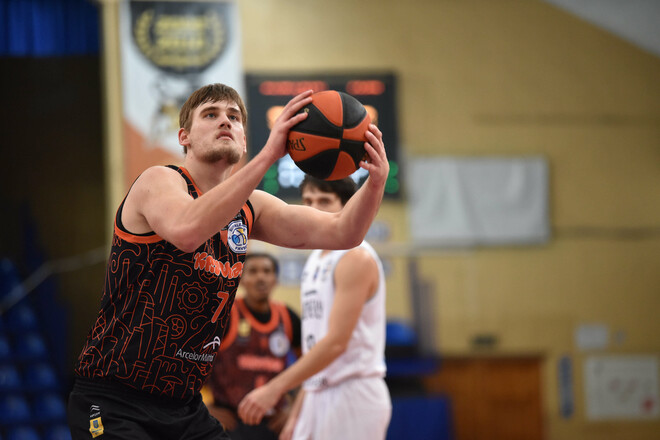 Игрок Кривбасса: «Хотелось бы, чтобы нам достался соперник из Высшей лиги»