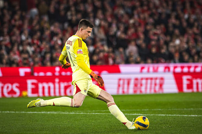 Украинский дуэт. Известны стартовые составы на матч Бенфика – Наполи