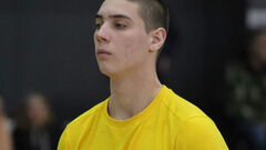 Склоним головы. 19-летнего фехтовальщика не могли похоронить больше года