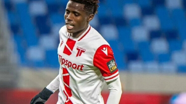 Шахтеру интересен 20-летний опорник из Нигерии, который играет в Словакии