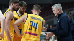 Тренер Украины рассказал, благодаря чему мы можем конкурировать с Испанией