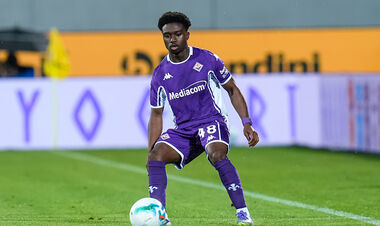 Не пускали на матч Динамо: стюарды не узнали травмированного игрока фиалок