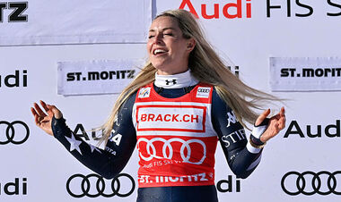 Горные лыжи. Легендарная американка впервые выиграла на КМ за 7 лет