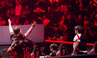 FaZe прорвались в полуфинал Budapest Major, разгромив MOUZ