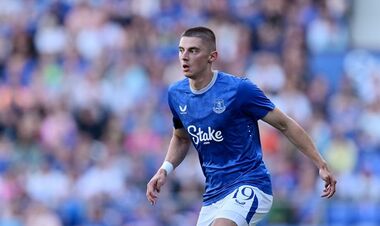 Лідер топового чемпіонату несподівано вирішив підписати Миколенка