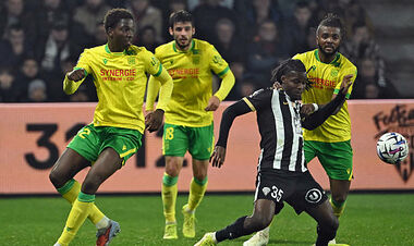 ВІДЕО. Канарки не заспівали. Нант на виїзді розгромно програв Анже в Лізі 1