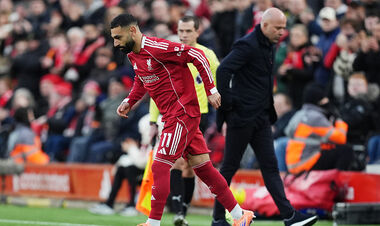 ФОТО. Слот впервые после скандального интервью Салаха выпустил его на поле