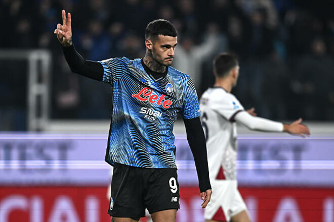 Аталанта вырвала победу в матче против Кальяри благодаря дублю Скамакки