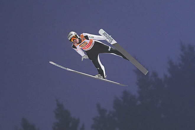 Стрибки з трампліну. Переможний хет-трик Превца, повернення Крафта